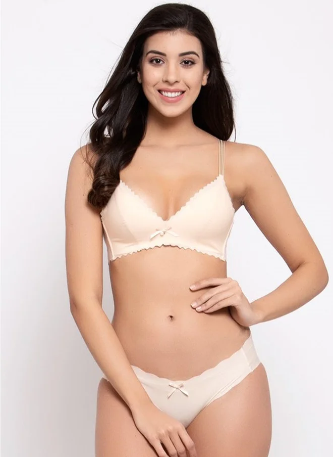 Laceandme Laceandme Women Cream-Coloured Solid Seamless Lingerie Set 3377